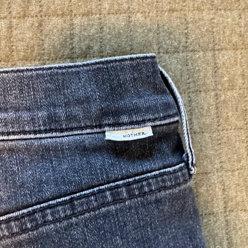 MOTHER The Cha Cha Chew Jeans - Picture 12 of 13